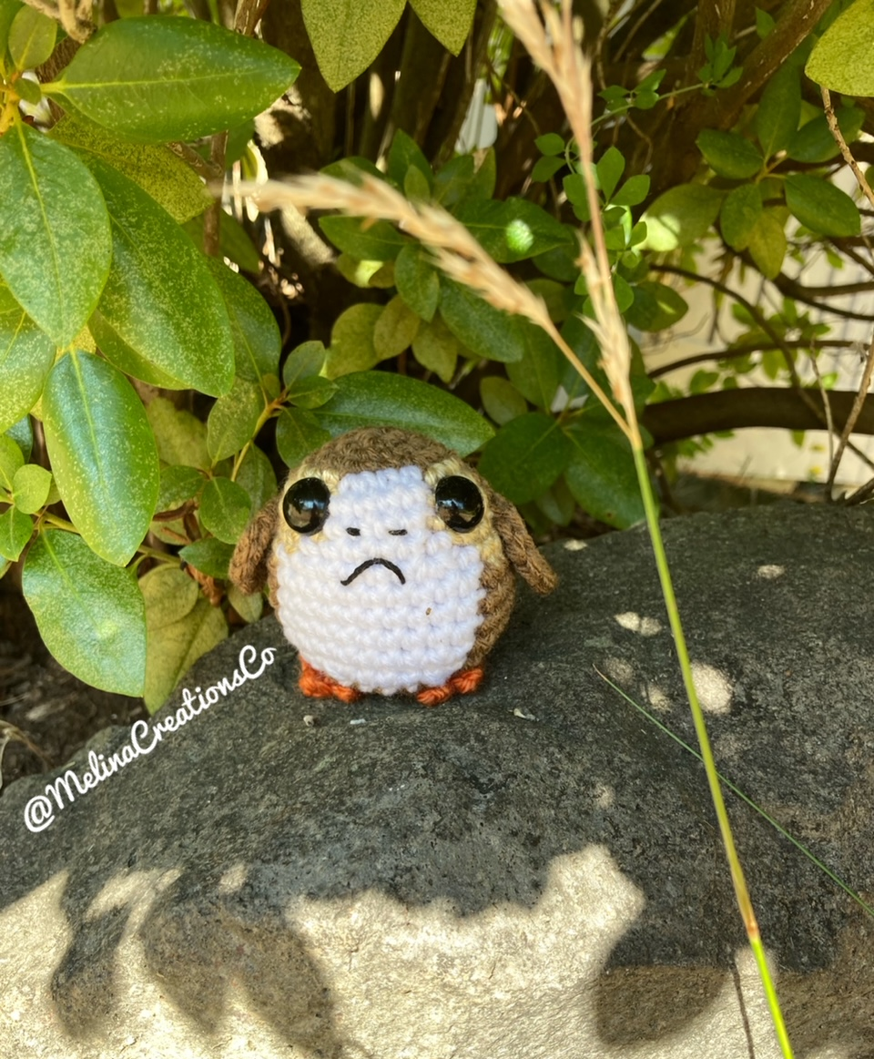 Crochet disgruntled porg amigurumi doll - Image 2